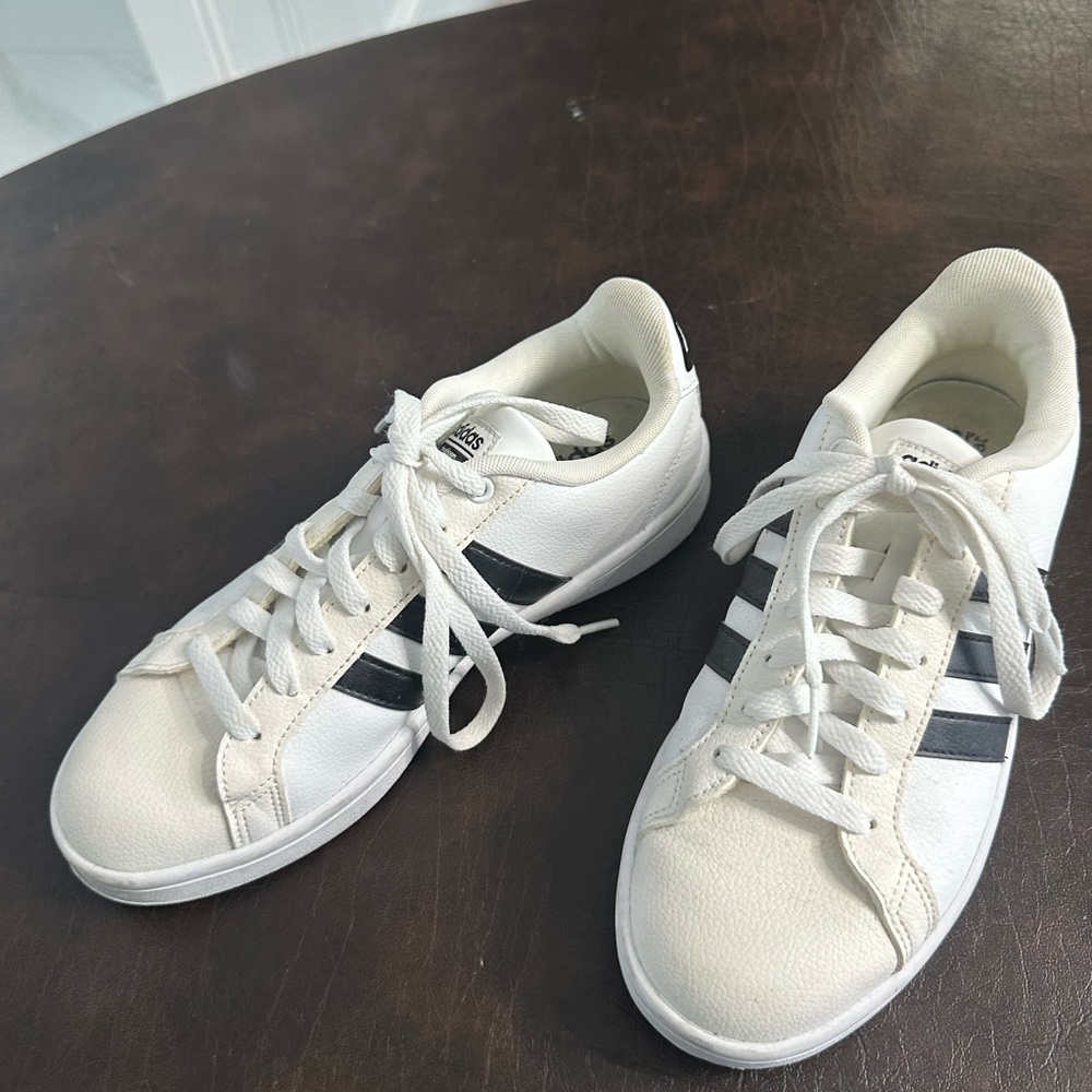 Adidas Classic White and Black Sneakers - Picture 3 of 9